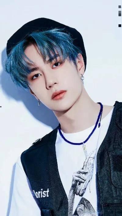 吃瓜娱乐王一博肖战微博,吃瓜群众纷纷围观!”